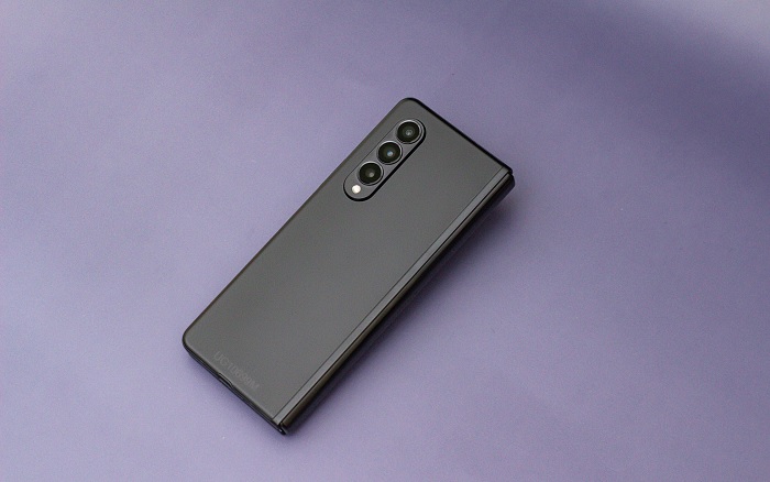 Galaxy Z Fold3 khi gập lại
