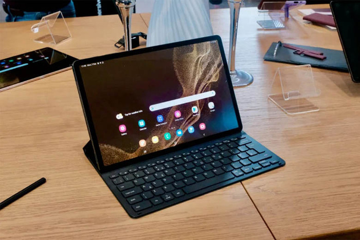 Galaxy tab S8 sở hữu viên pin 8000 mAh