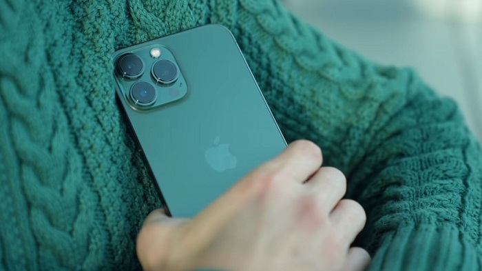 Trên tay iPhone 13 Series xanh lơ lá