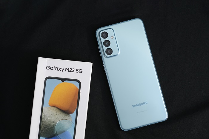 Galaxy M23 5G cùng hộp đựng