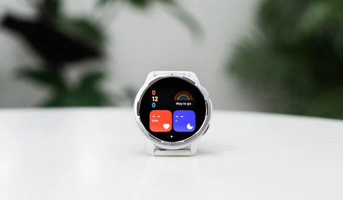 Màn hình có sự nâng cấp, cải tiến hơn so với phiên bản Xiaomi Mi Watch