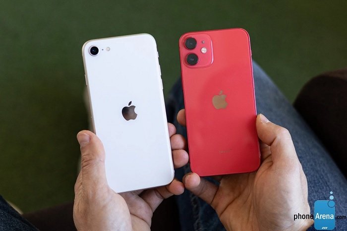 Nên chọn iPhone SE 2022 hay iPhone 12 mini?