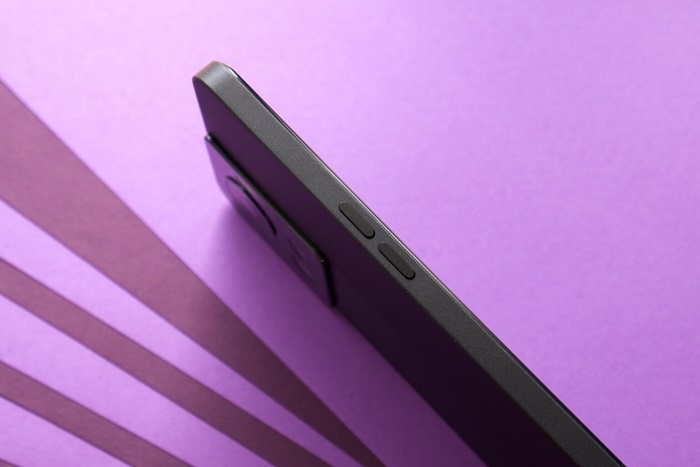 OnePlus 10R có kích thước khá gọn nhẹ