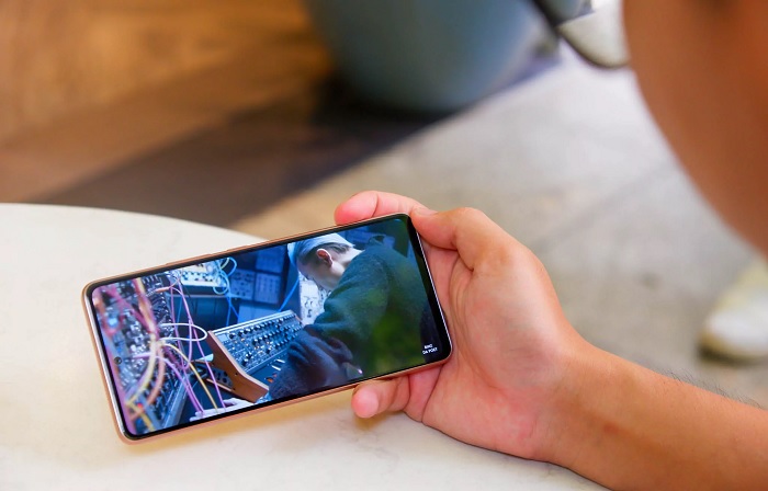 Galaxy A53 5G có tần số quét 120Hz cho trải nghiệm vô cùng trơn tru, mượt mà
