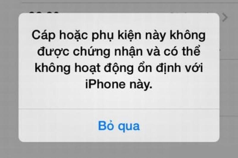 Thông báo hiển thị khi điện thoại iPhone không tiếp nhận phụ kiện sạc.