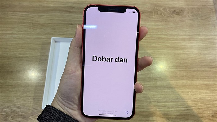 Màn hình iPhone 12 có chất lượng không hề thua kém bất kỳ mẫu flagship nào trên thị trường