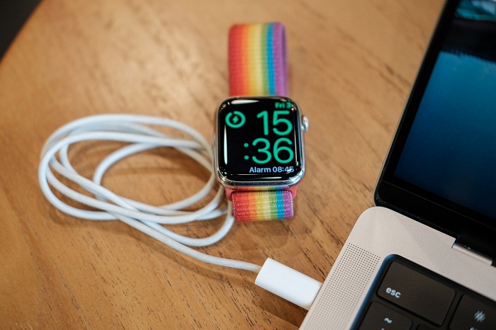 Tìm hiểu cách tạo nhắc nhở sạc pin Apple Watch