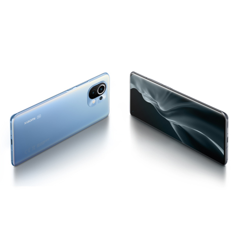 Cụm camera trong modun vuông của Xiaomi Mi 11 5G có 2 lớp kính phân tầng đặc biệt.