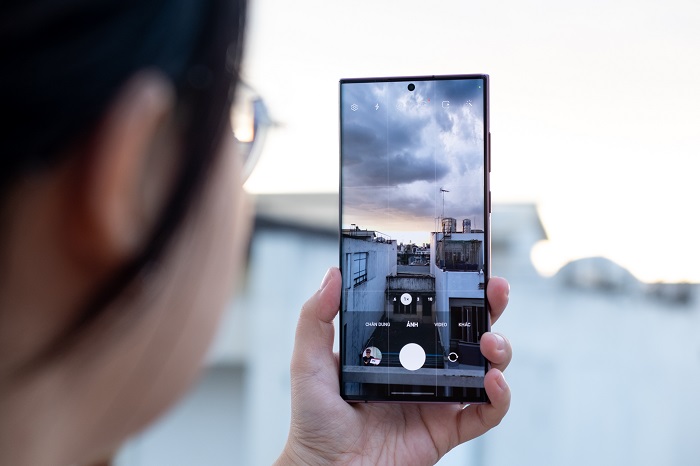 Galaxy S22 Ultra không hề kém cạnh khi được trang bị PDAF pixel kép, camera chính lên đến 108MP
