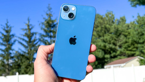 iPhone 13 màu nào đẹp nhất? Trên tay iPhone 13 màu xanh lá cực xịn!