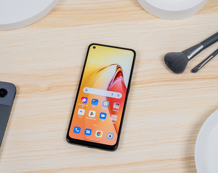 so sánh Oppo Reno8 5G và Samsung Galaxy A73 5G