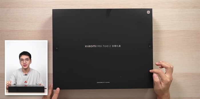 Hộp đựng Xiaomi MIX Fold 2 cao cấp rất bự!