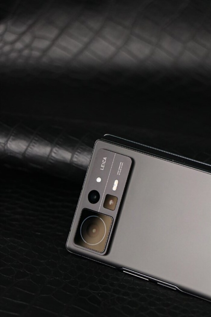 Xiaomi MIX Fold 2 còn sở hữu cụm camera cực kỳ chất lượng