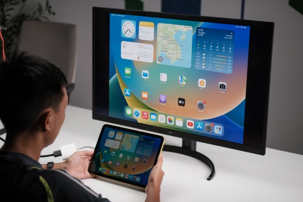 Cổng USB-C trên iPad Gen 10 hỗ trợ đầy đủ dải hiển thị trên màn hình ngoài