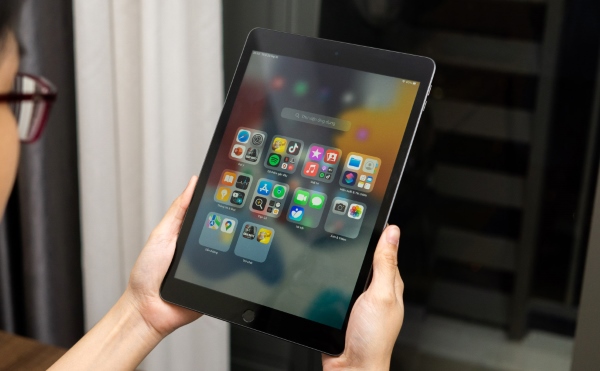 iPad Gen 9 cho thời lượng sử dụng lên đến 12 giờ liên tục
