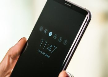 Luôn hiển thị Samsung là gì? Hướng dẫn cách bật tắt trên điện thoại