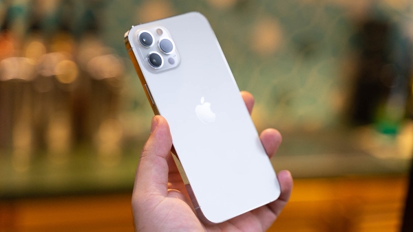 Dòng iPhone nào bền nhất