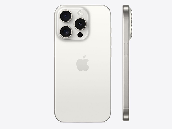 iPhone 15 Pro màu Titan Trắng (White Titanium) nhìn từ phía mặt lưng
