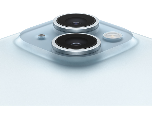 iPhone 15 và iPhone 15 Plus màu Xanh Dương (Blue) khi nhìn từ phía mặt sau, gần vị trí của camera