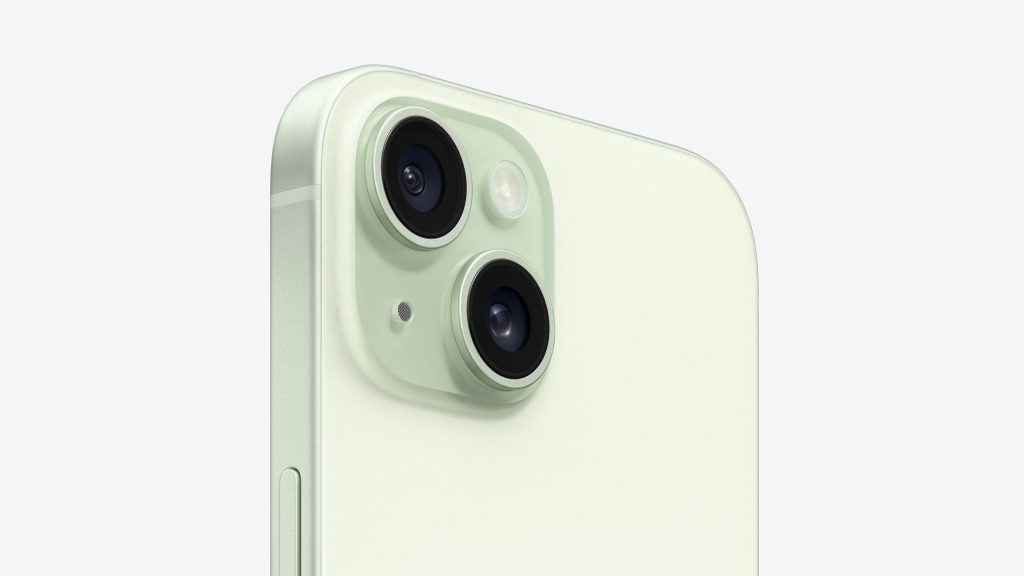 iPhone 15 Xanh lá (Green) nhìn từ góc nghiêng 