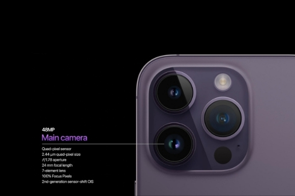 iPhone 14 Pro Max với cụm ba  mắt