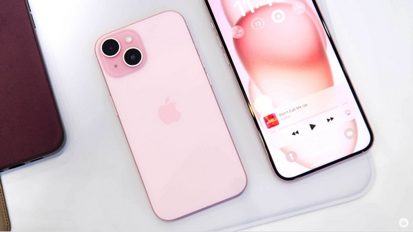 iPhone 15 là lựa chọn thuận tiện cho những người dùng có bàn tay nhỏ