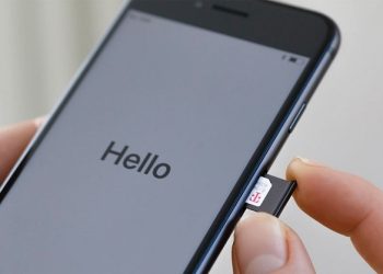 Hướng dẫn chi tiết cách lấy SIM ra khỏi điện thoại đúng cách