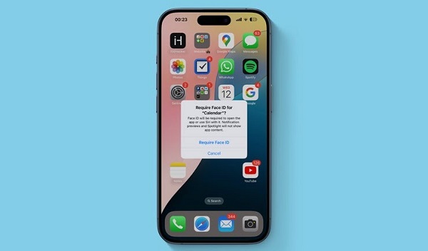 A hand holding a phone
Description automatically generated