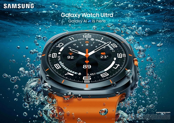 A watch in water with bubbles

Description automatically generated