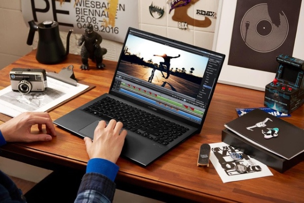 Mua laptop nào cho sinh viên khối nghệ thuật, thiết kế đồ họa