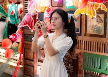 Galaxy S24 Ultra: dẫn đầu Camera chụp đêm, săn ảnh Trung Thu lung linh