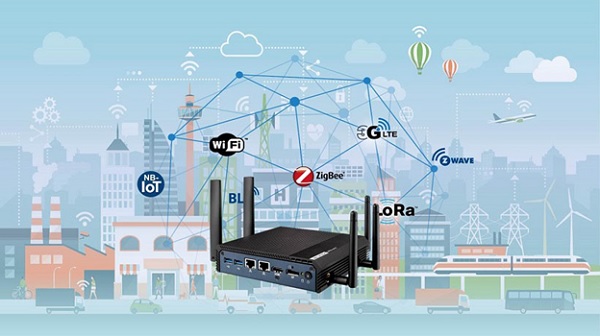 A black router with many antennas

Description automatically generated with medium confidence