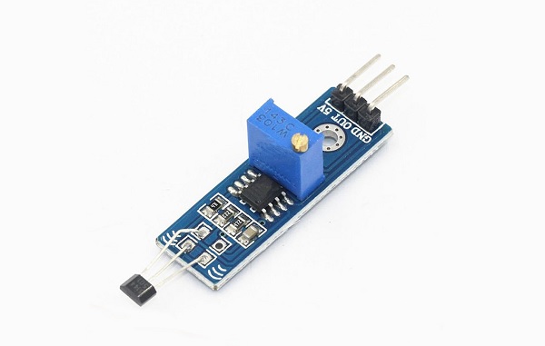 A blue circuit board with a blue square and black square

Description automatically generated with medium confidence