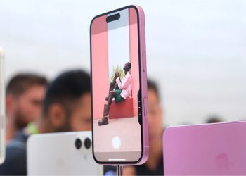 Camera trước iPhone 16 bị mờ? Tham khảo ngay 6 cách khắc phục hiệu quả