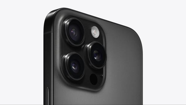 Cụm camera iPhone 16 Pro với khả năng quay chụp sắc nét ngay cả ở khoảng cách xa