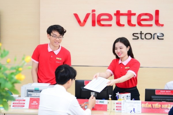 Mua điện thoại tại Viettel Store nhận nhiều ưu đãi hấp dẫn.