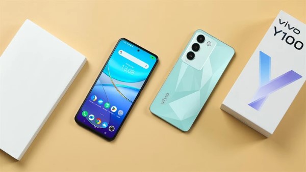 Trang bị màn hình AMOLED sắc nét.