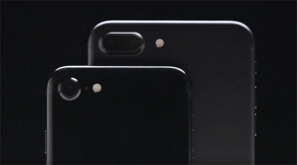 A group of black cell phones
Description automatically generated