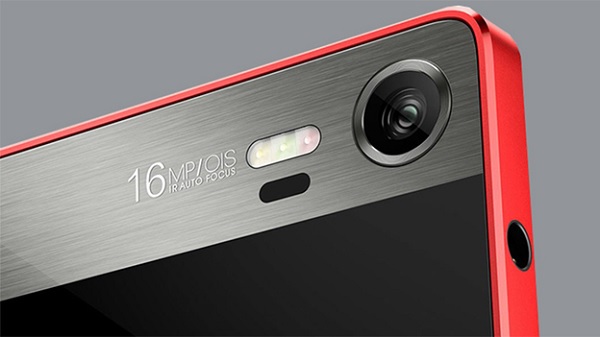 The camera on a cell phone
Description automatically generated