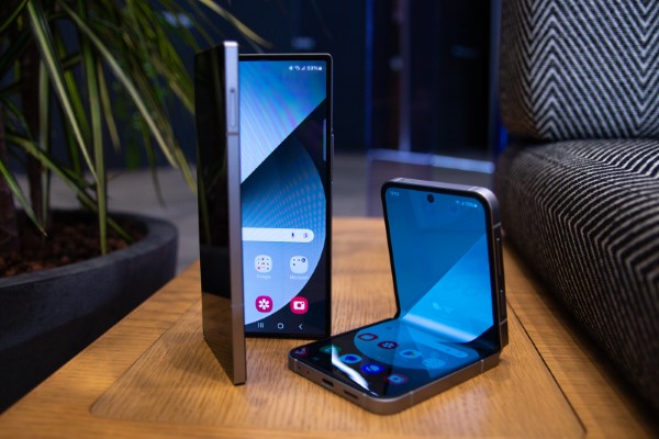 Galaxy Z Fold6 và Galaxy Z Flip6.