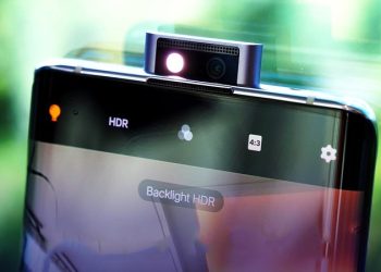 Có nên mua điện thoại OPPO camera thò thụt không?