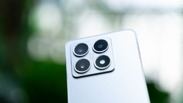 Hệ thống camera sau được tinh chỉnh bởi thương hiệu Leica.