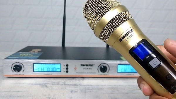  Điều chỉnh khoảng cách hợp lý giữa mic và amply một cách phù hợp.