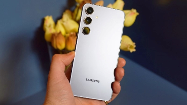 Samsung Galaxy S25 chính hãng.