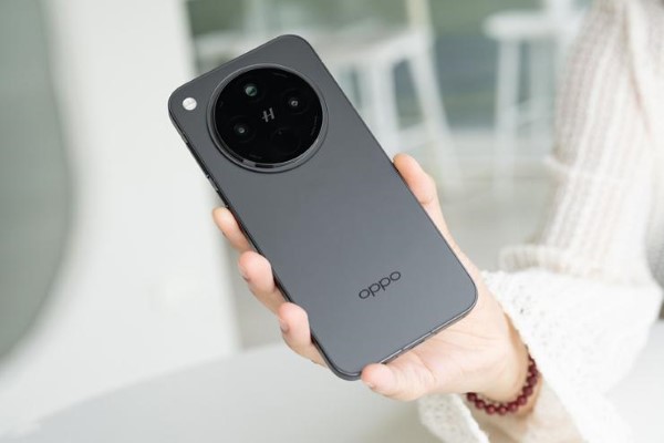 OPPO Find X8