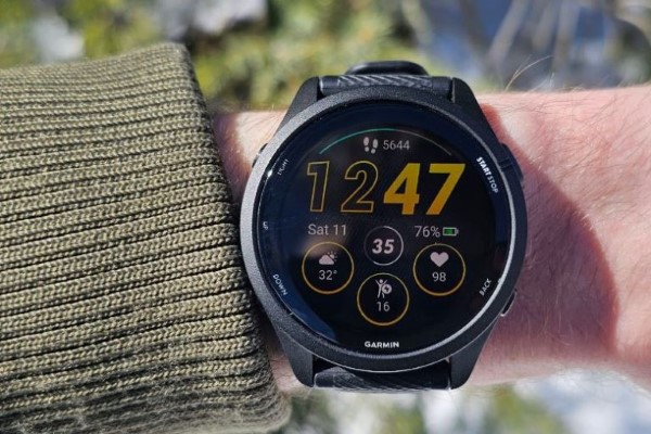 Garmin 265 sử dụng liên tục đến 14 ngày ở chế độ đồng hồ thông minh