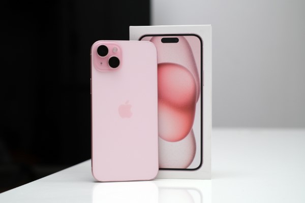 iPhone 15 Plus màu hồng