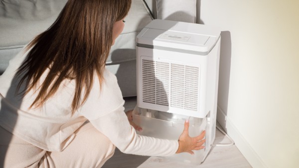 Bạn cần tắt máy và đổ bỏ lượng nước thải