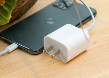 Nên mua củ sạc iPhone 13 loại nào tốt? Cách chọn củ sạc iPhone 13