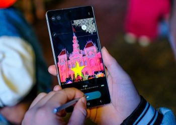 Galaxy S25 Ultra: Chụp đêm đa sắc độ - Thắp sáng niềm tự hào bản sắc Việt